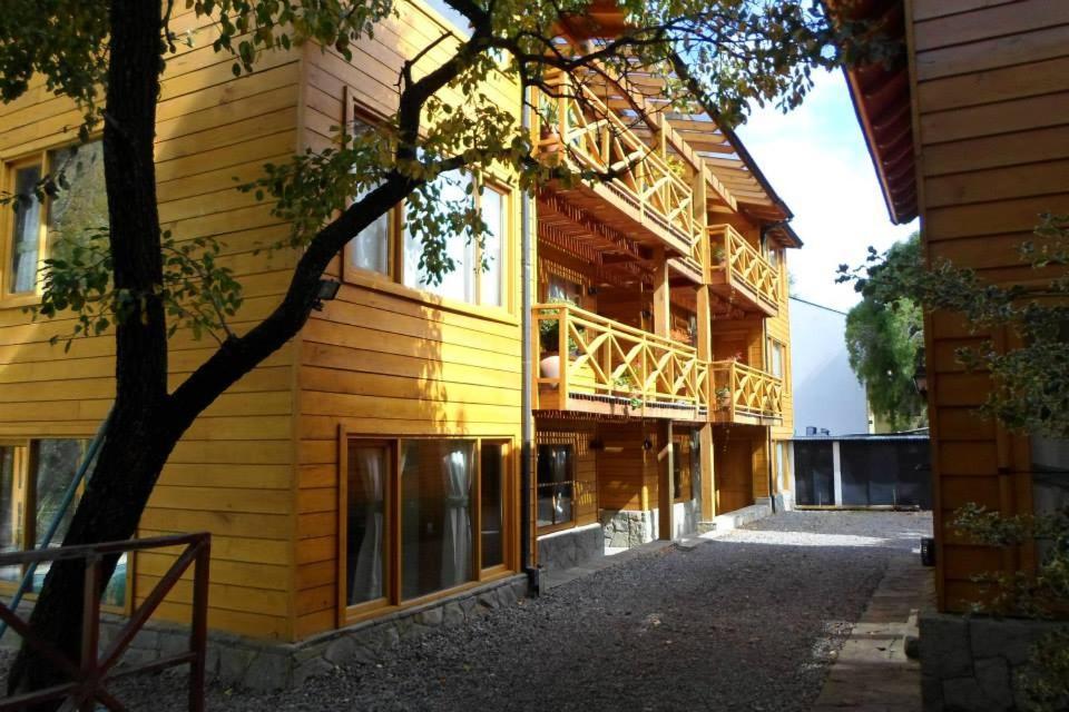 Apart Hotel Robles Del Sur Сан-Мартін-де-лос-Андес Екстер'єр фото