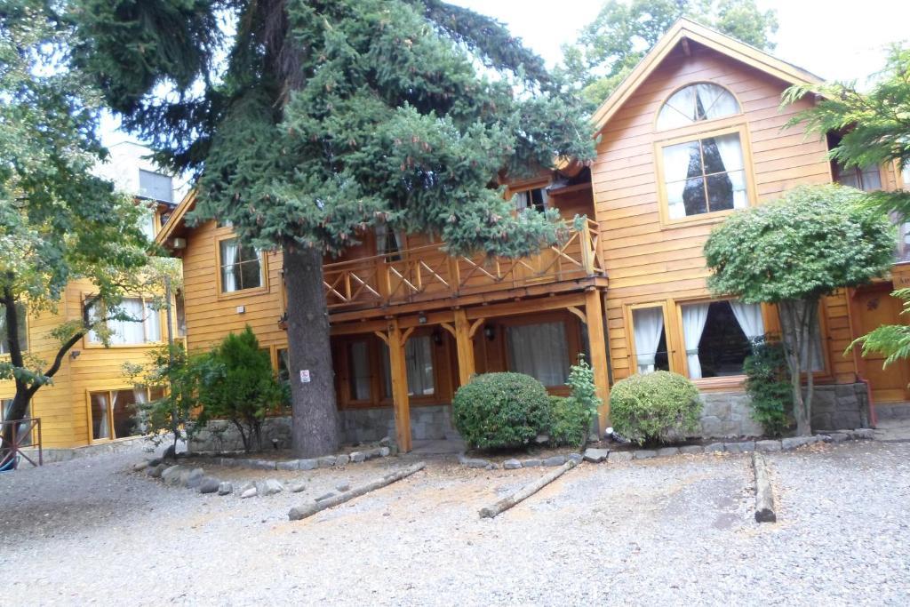 Apart Hotel Robles Del Sur Сан-Мартін-де-лос-Андес Екстер'єр фото